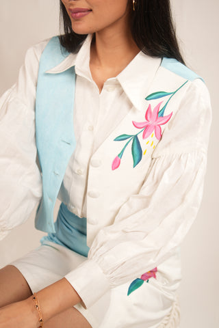 Lily - The Statement Piece