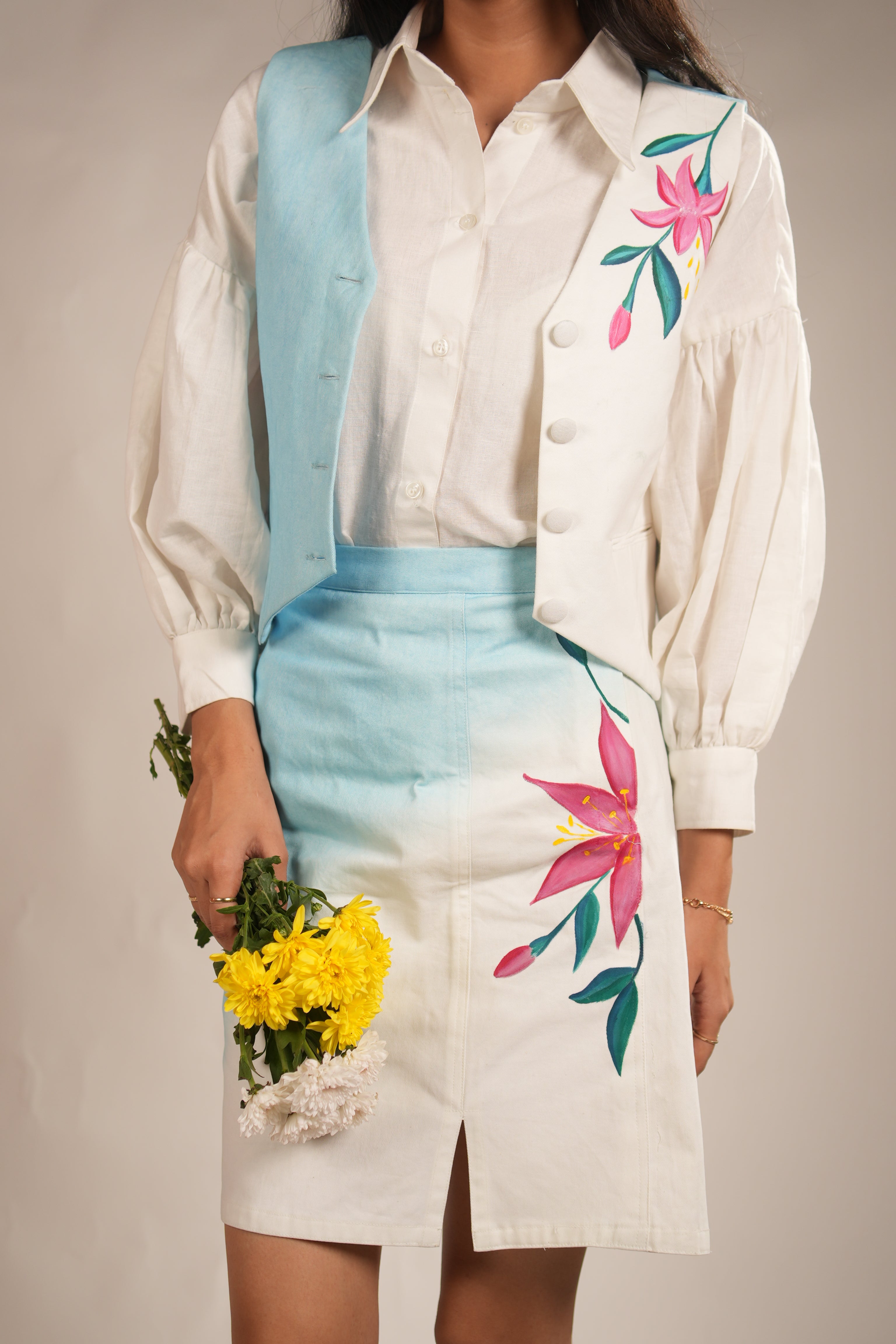 Lily - The Statement Piece