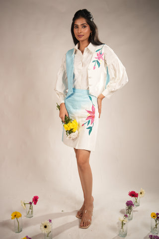 Lily - The Statement Piece