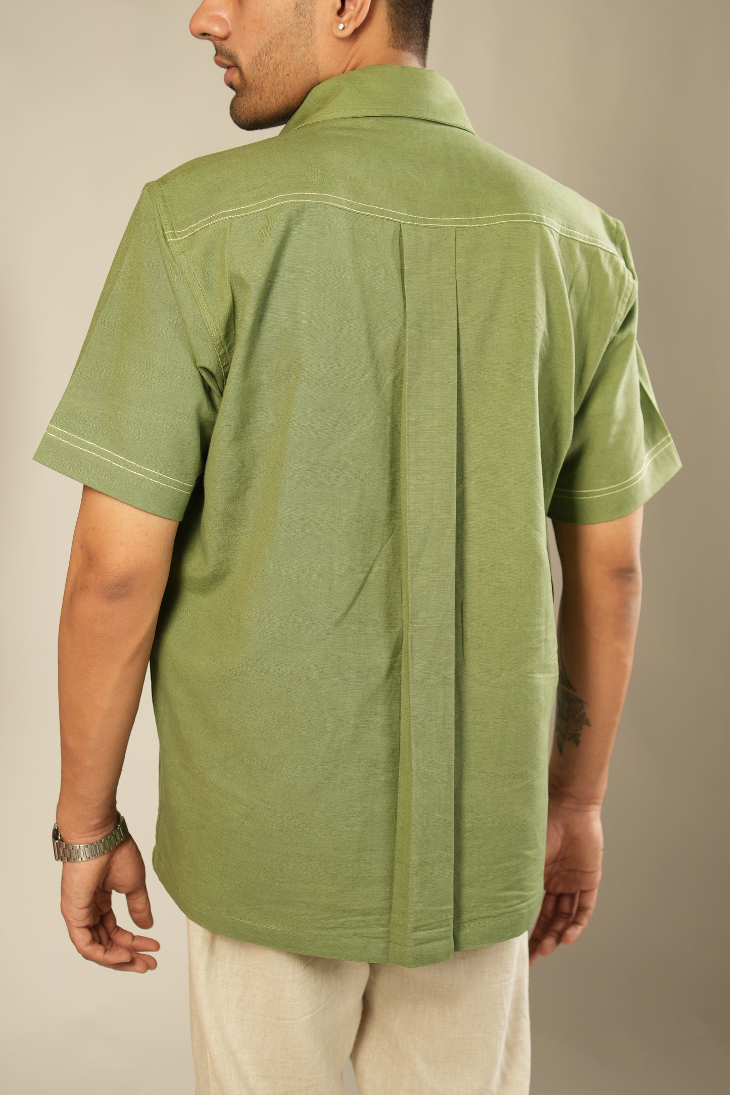 Moray Eel - Green stitch line shirt