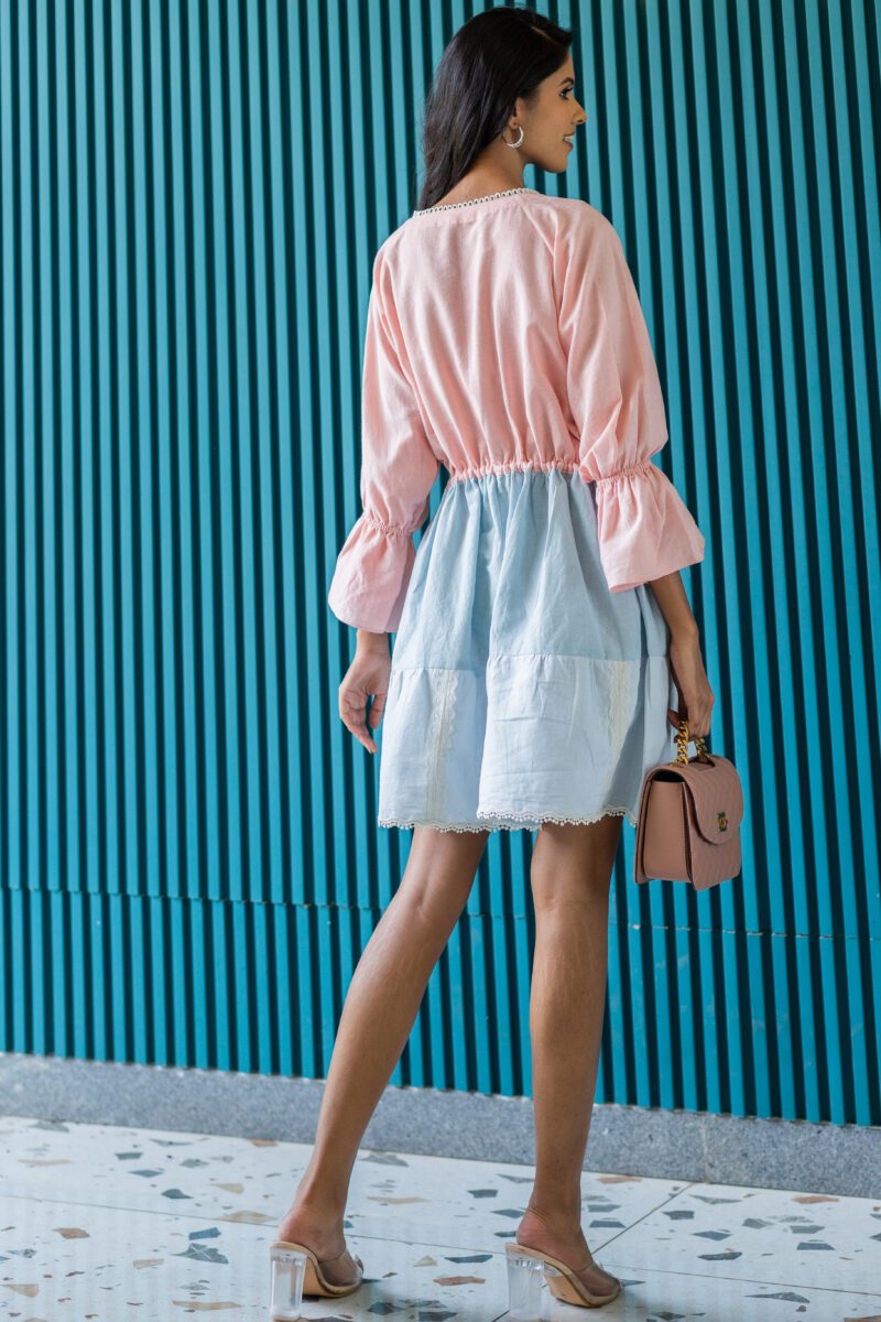 Petite peeress – Pastel pink and blue dress